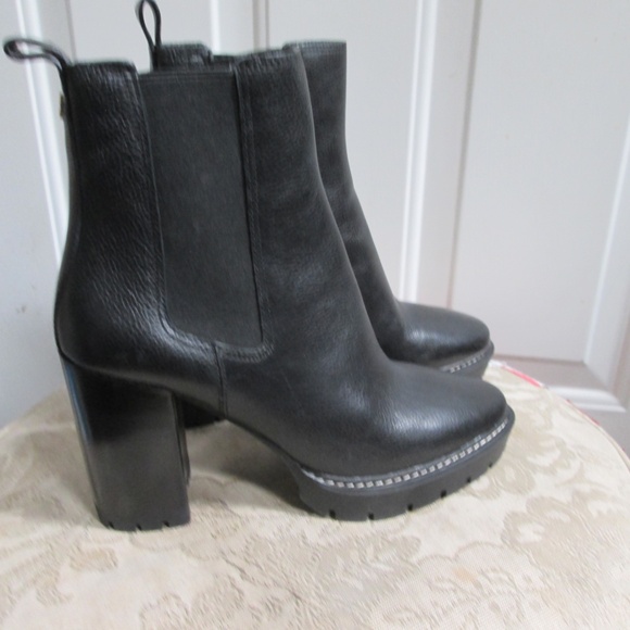 new TORY BURCH women's BLACK Carson LUG 70MM Tumbled Leather Gore Booties Sz 9.5 - Picture 1 of 16
